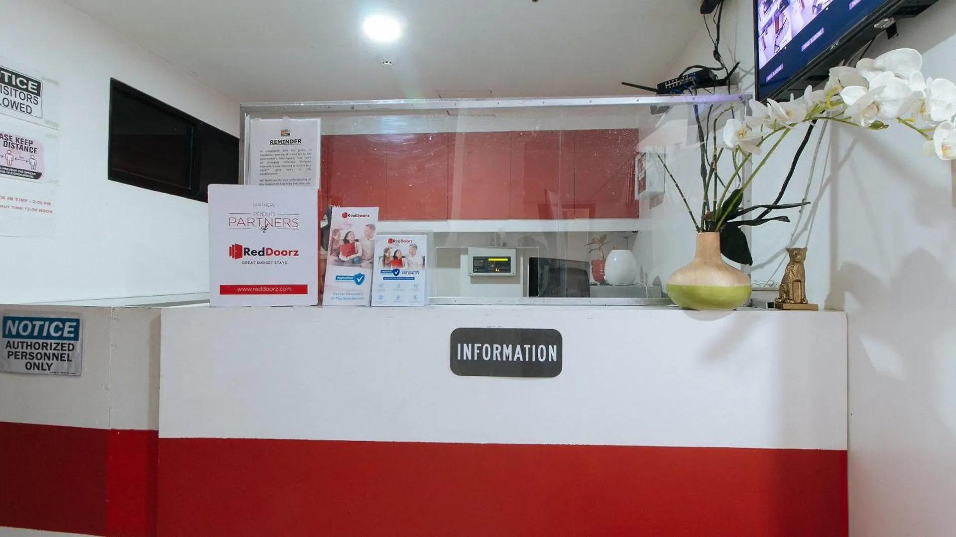 Reddoorz At Dbuilders Rooms Bangkal Makati Makati City Hotel