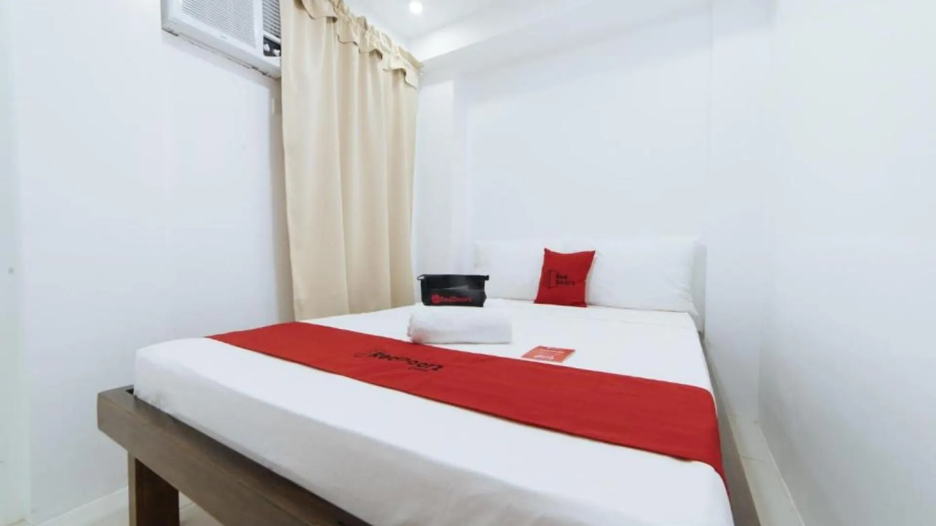 Reddoorz At Dbuilders Rooms Bangkal Makati Makati City 2*,  Philippines