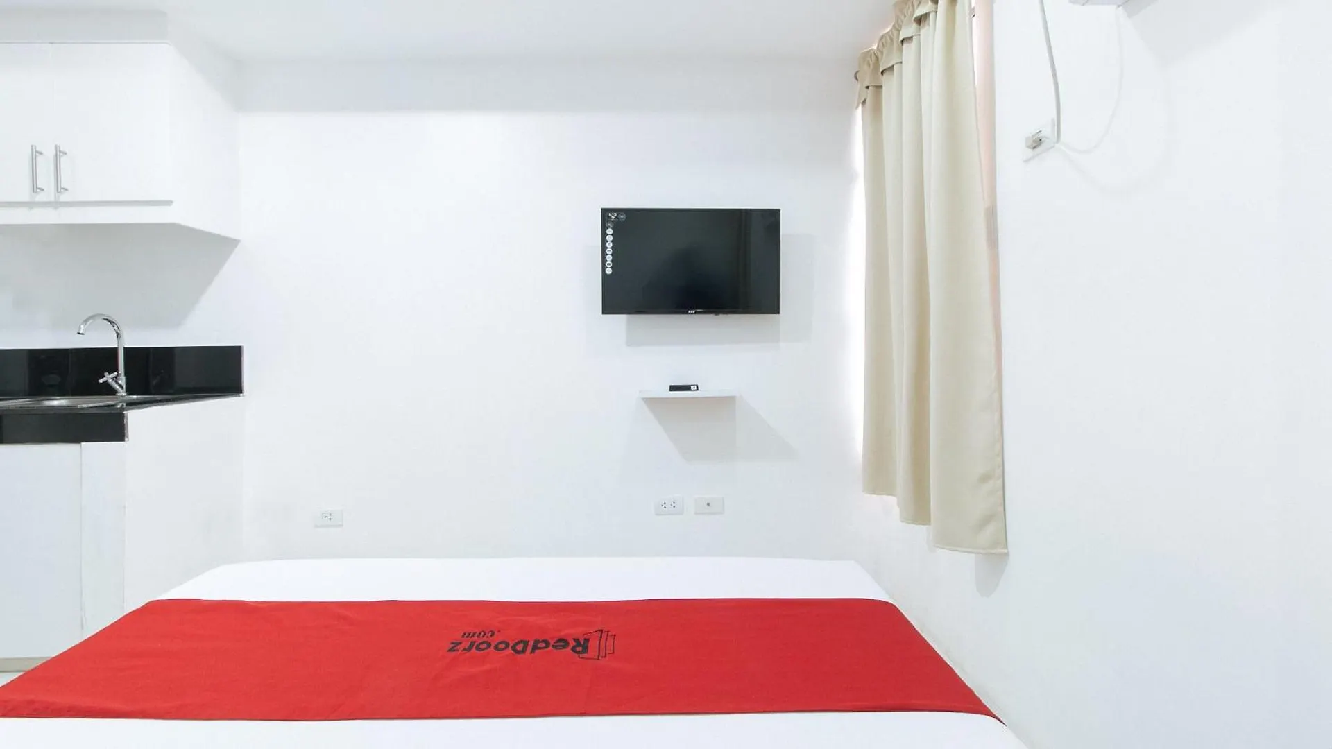** Hotel Reddoorz At Dbuilders Rooms Bangkal Makati Makati City Philippines