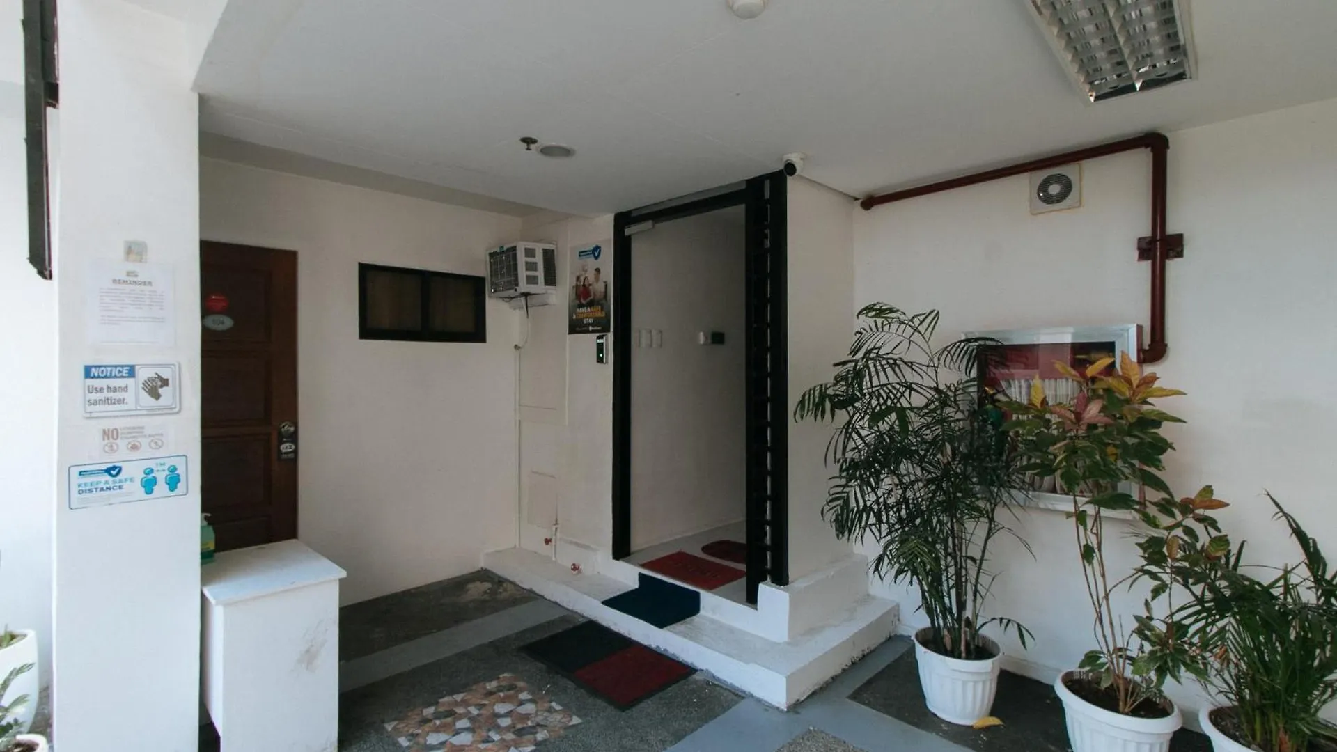 Reddoorz At Dbuilders Rooms Bangkal Makati Makati City 2*,  Philippines