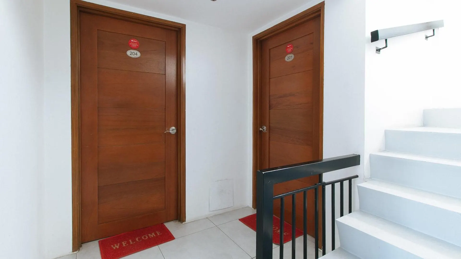 Reddoorz At Dbuilders Rooms Bangkal Makati Makati City