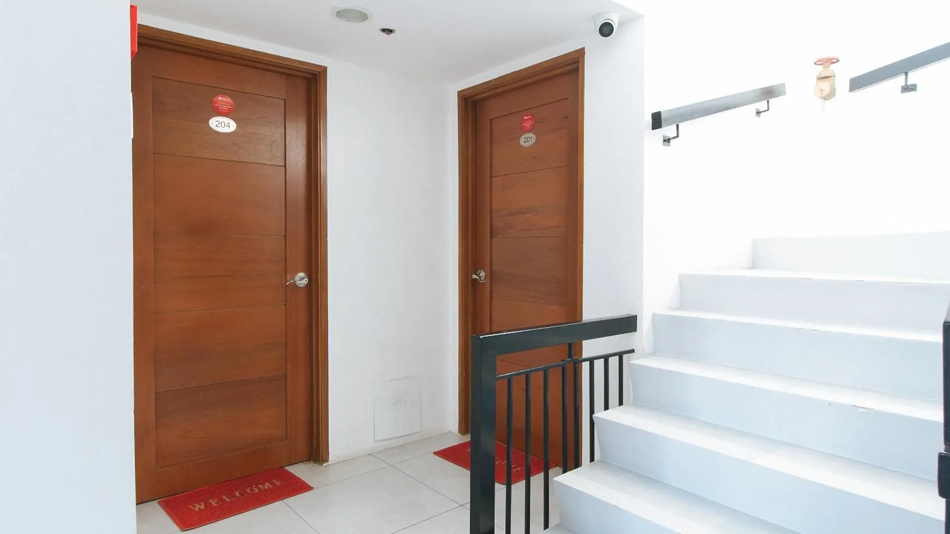 Reddoorz At Dbuilders Rooms Bangkal Makati Makati City